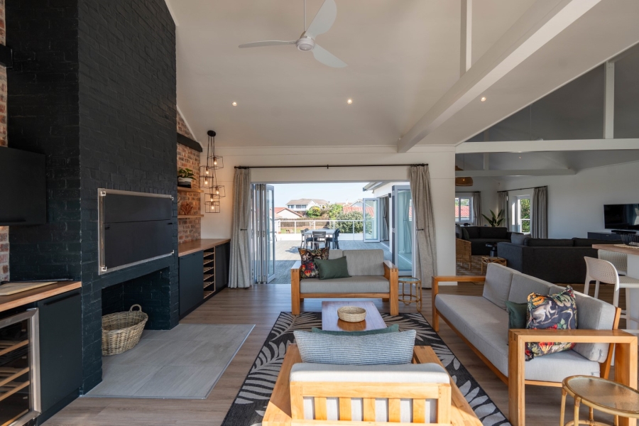 4 Bedroom Property for Sale in West Beach Eastern Cape